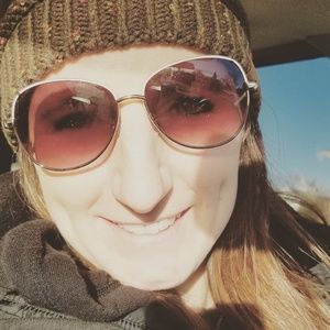 Meet your Posher, Nicole